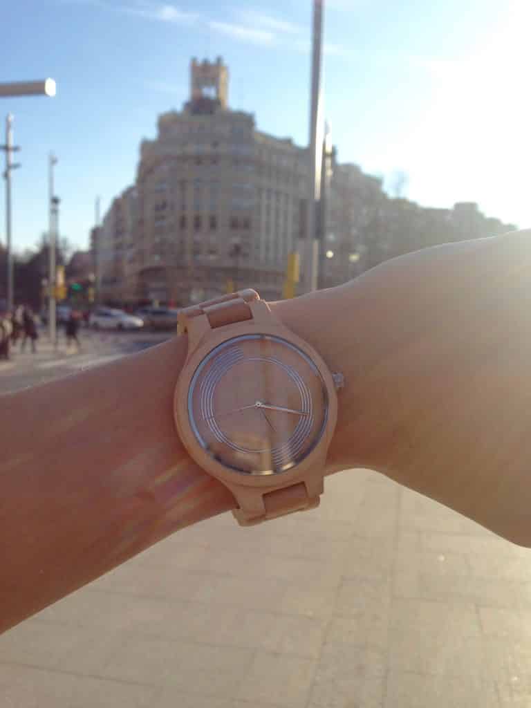 Reloj de madera Vivace