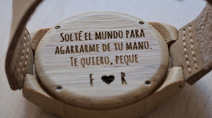 reloj de madera personalizado