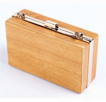 Bolso o clutch de madera