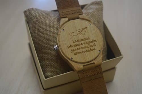 Frases para regalar un reloj a tu pareja - Woodenson Colombia