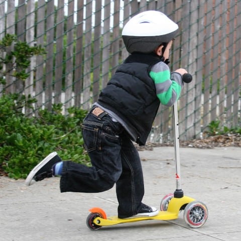 Graba tu Woodenson en patinete