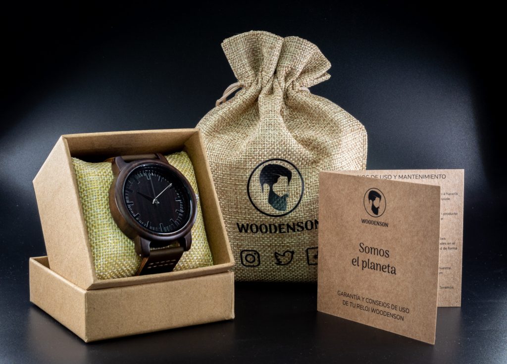 Reloj de madera de sándalo modelo Kurai - Imagen 9