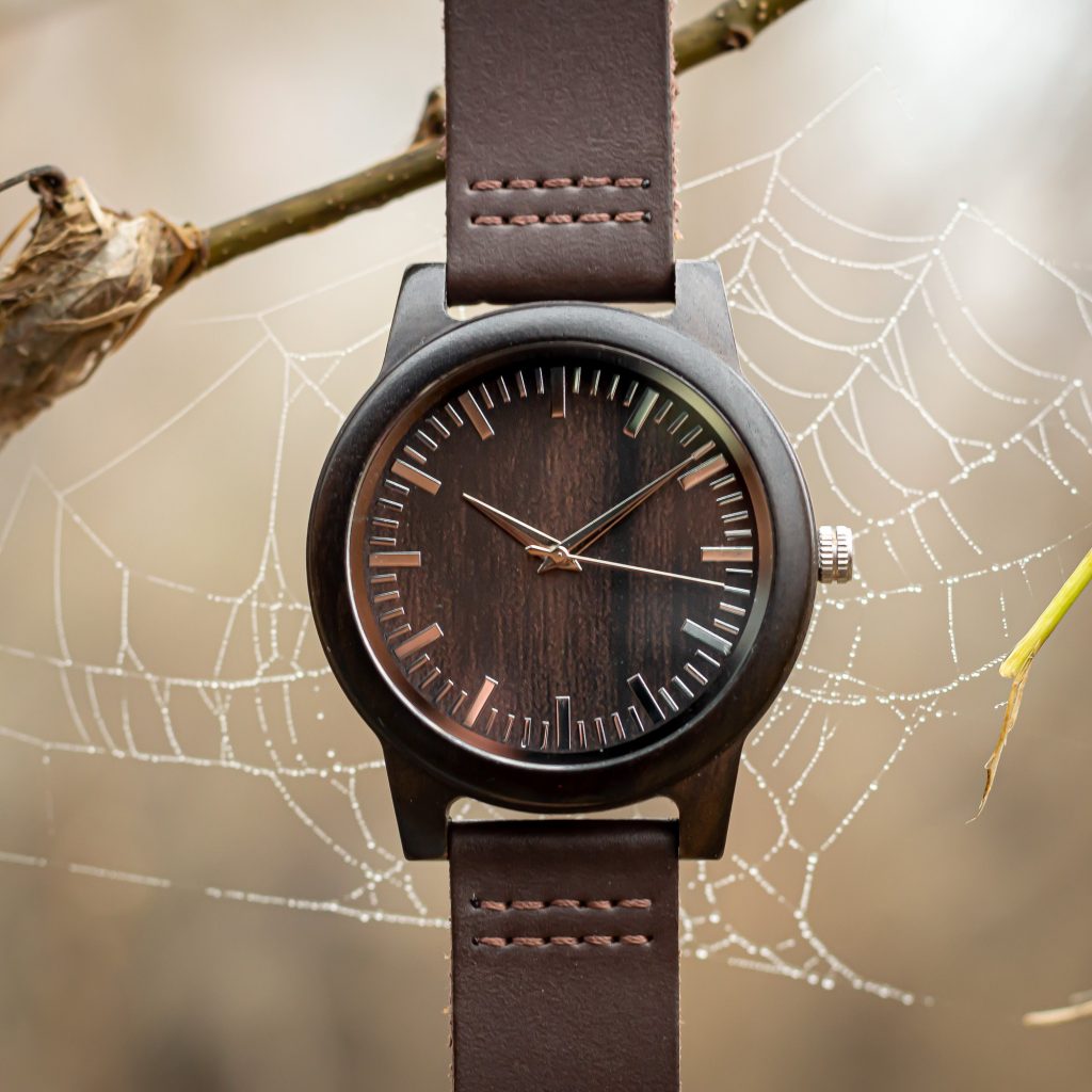 Reloj de madera de sándalo modelo Kurai - Imagen 8
