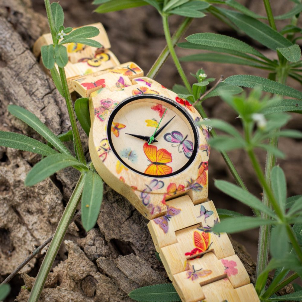 Reloj de madera de bambú decorada Capri