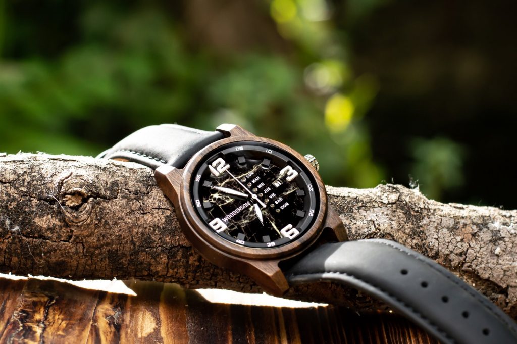Reloj de Madera de Sándalo Patagonia - Imagen 3