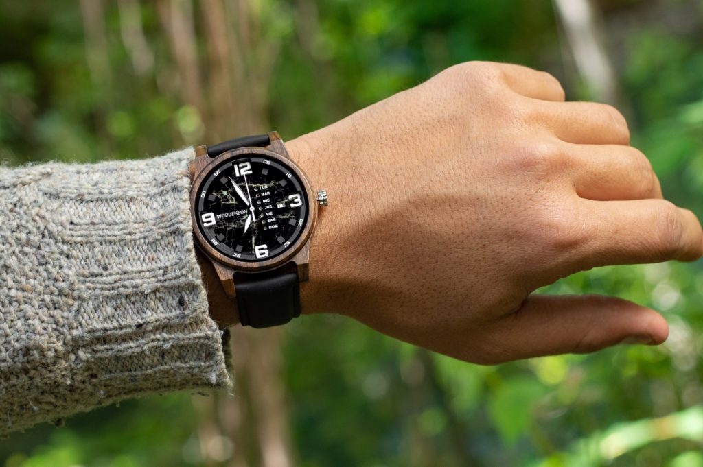 Reloj de Madera de Sándalo Patagonia - Imagen 9