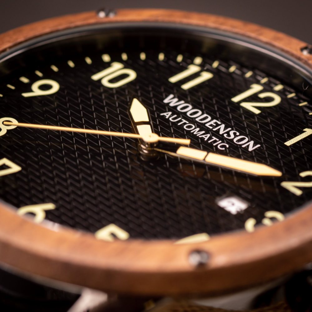 Reloj Automático de Madera de Nogal Fakarava - Imagen 5