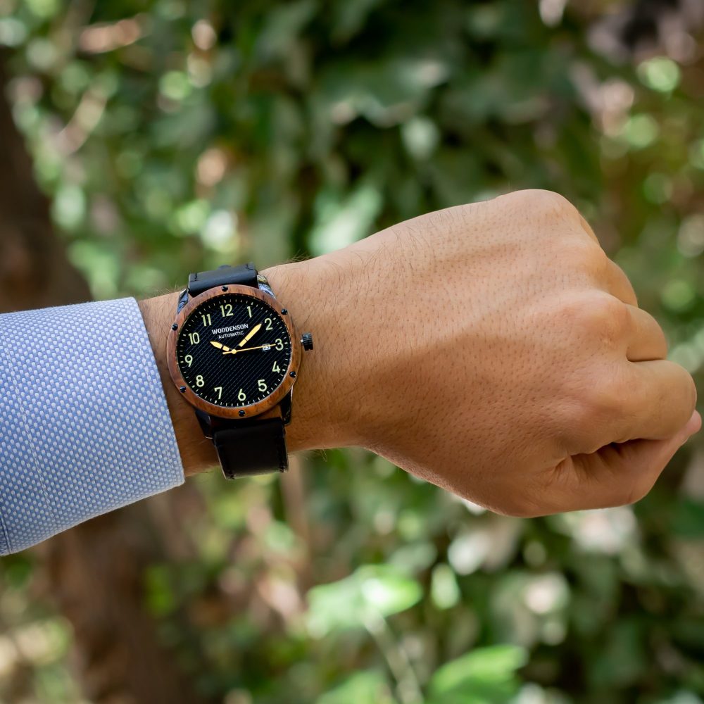Reloj Automático de Madera de Nogal Fakarava - Imagen 9