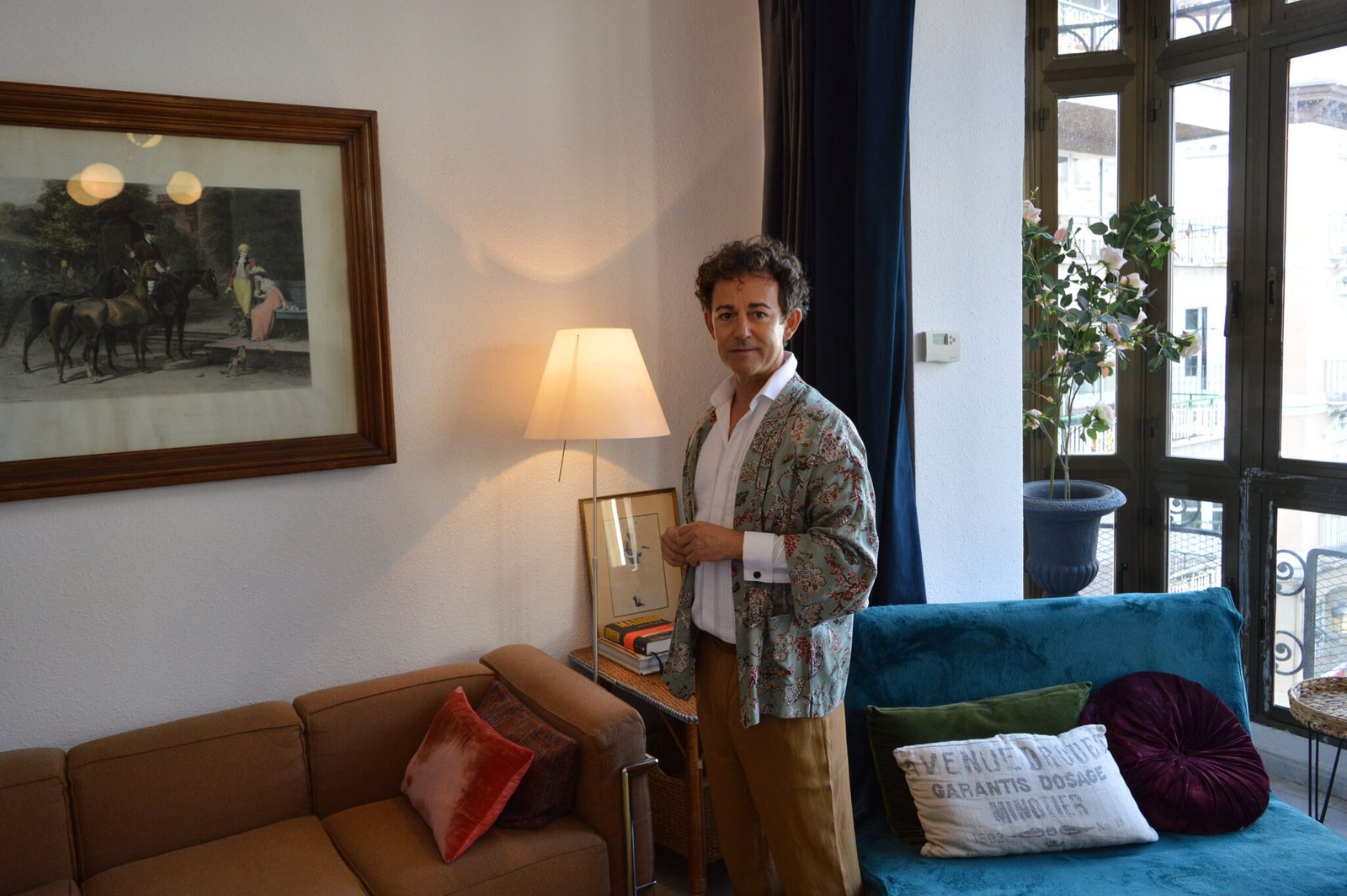 El rincón Boccaccio: mesa de discoteca setentera con aires nipones, lista para ser restaurada.