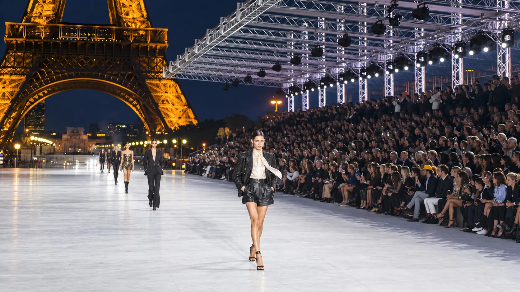 paris2.webp